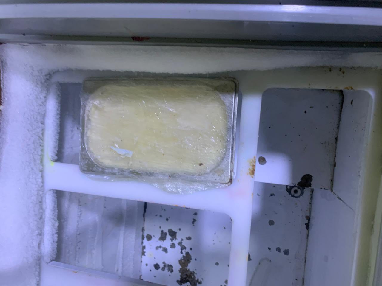 مجمدة مال مطاعم اصلية من وكالة ايكور الي بالكرادة ماخذه 7 اوراق شرط الفحص ثلج تبريده اقوة من العادي كلشي مابيه بس لون داخل رايح قليل رايده ب 300 الف حي 17 مكانة ***********
