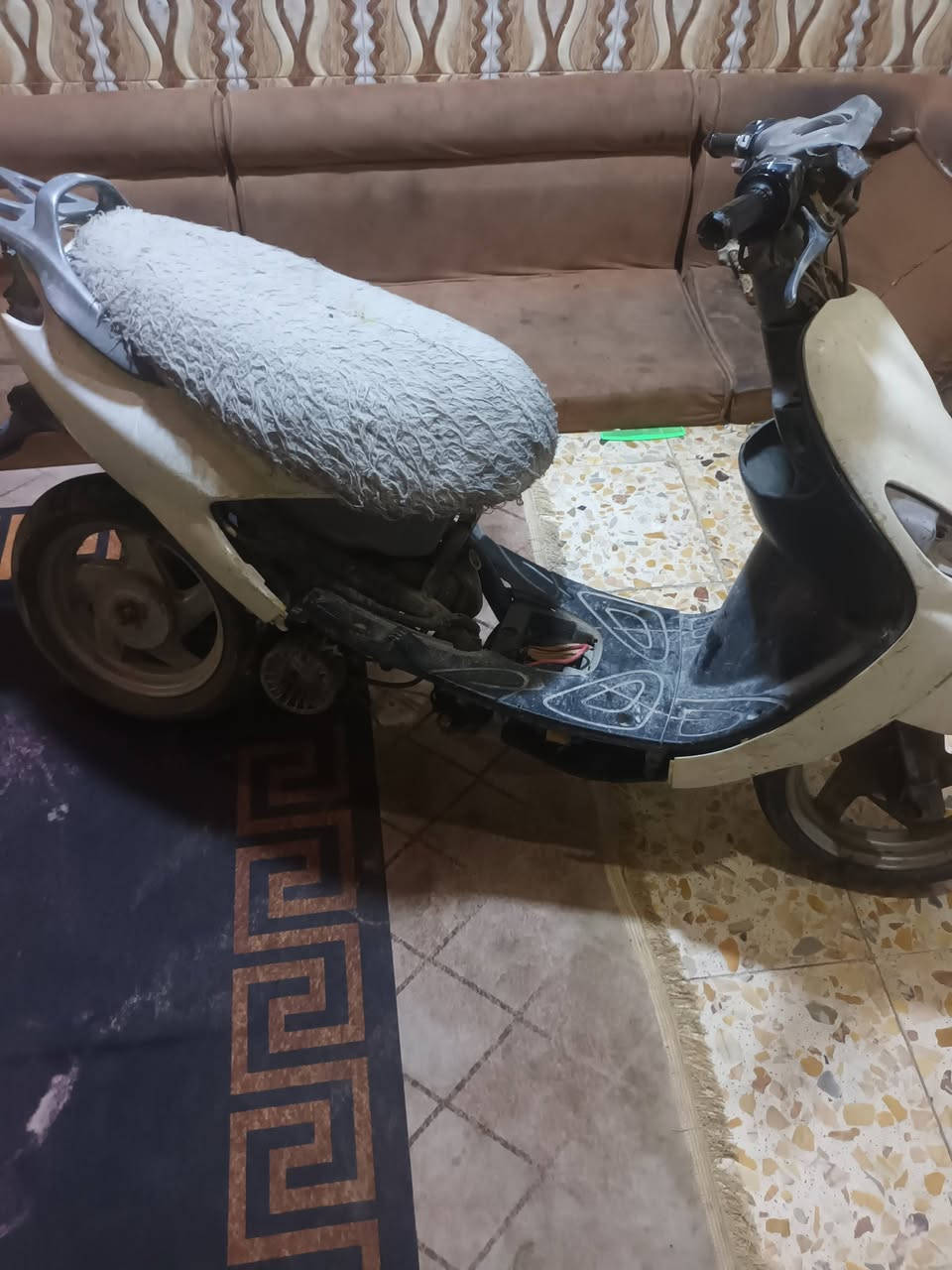 السلام عليكم شباب دراجه يحتاج لها فشق والسعر 1500
***********
