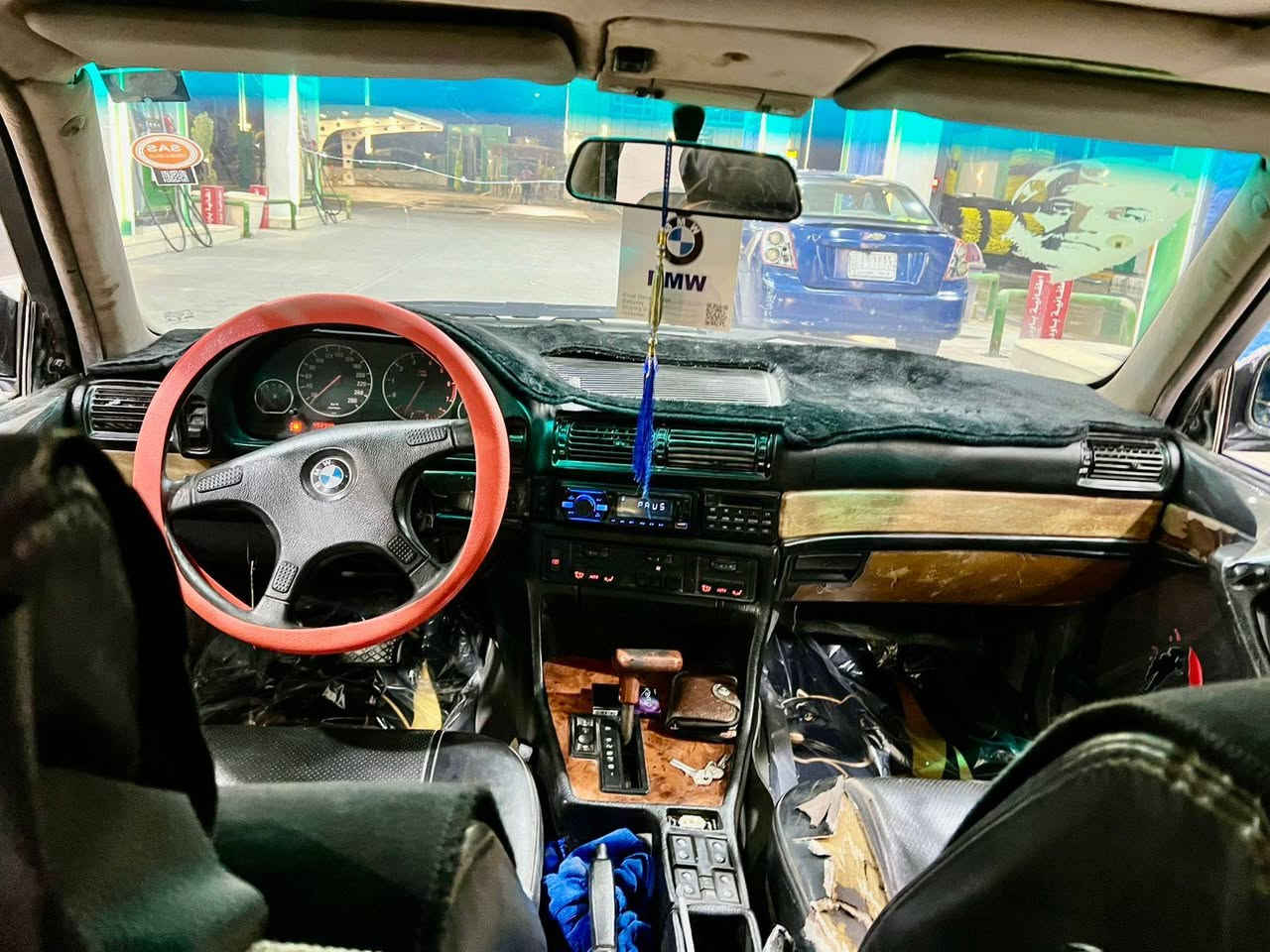 بيم موديل ٩١ رقم بغداد دولي سنويه جديده هزه جديده كير ومحرك بشرط تبريد ميشتغل سنتر لوك شغال بيه ترتيبات بسيطه مكانه بغداد الجديده السعر ٤٨ وبيه مجال للطيبين للاستفسار اتصل ***********
بيع او مراوس السعر ٤٨ وبيه مجال حك الجيه بغداد, العراق
