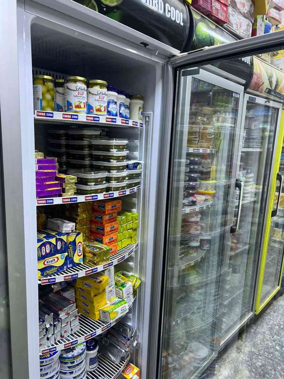 السلام عليكم
٣ عارضات عمودية للبيع
النضافة مثل مامبين بالصور 
شرط النظافة والتبريد والفحص 
جديدات صار فترة من اخذتهن سعر الجديدة ٦٠٠
رايدهن 
سعر البراد الواحد ب٤٠٠
واذا تاخذهن كلهن بيهن مجال بسيط
للاستفسار
‭***********‬
متواجد واتساب
