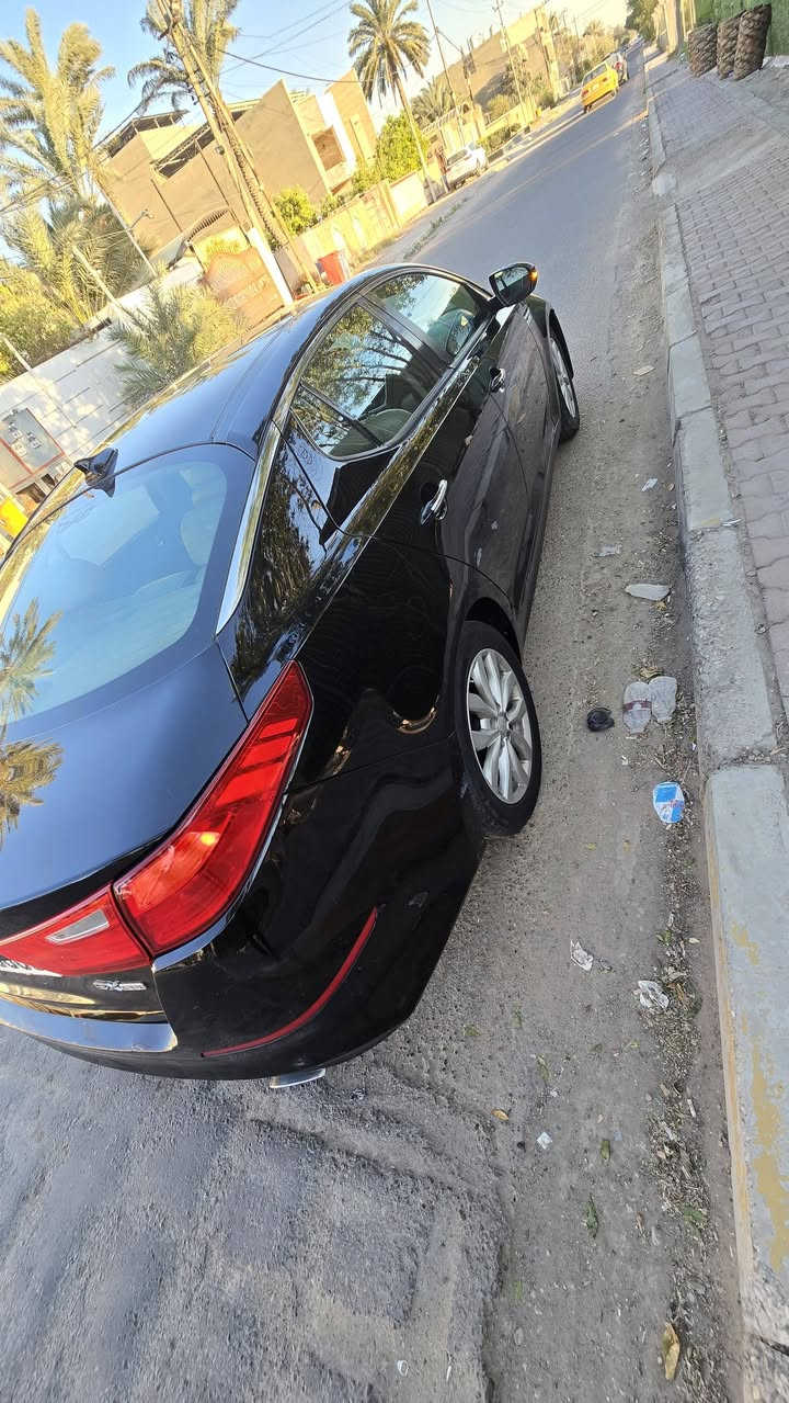 كيا اوبتما 2014 شكل 15
محرك 2400 gdi

وارد امريكي

فئة ex فول مواصفات

فتحة بانوراما 

كاميرا خلفيه

تدفئه وتبريد للكشنات الأمامية 

تدفئة مقود

تبريد قطعتين ثلج

كشنات أمامية كهربائية مع ذاكرتين لكشن السايق.

مرايات شفط.

مثبت سرعة

بغداد الدوره

موبايل ***********

السعر 118
