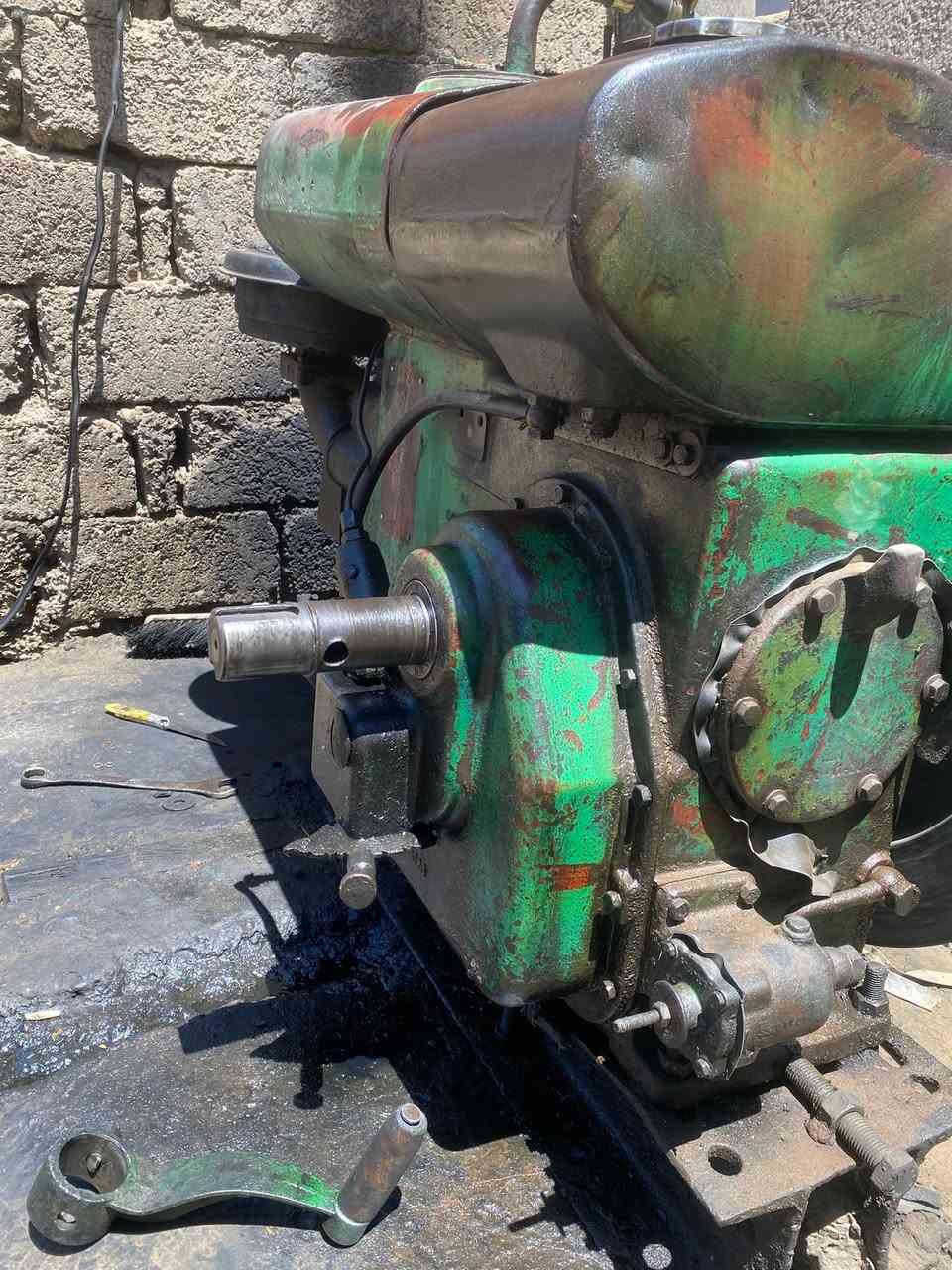 السلام عليكم هندوري للبيع السعر ٩٥٠ ***********
