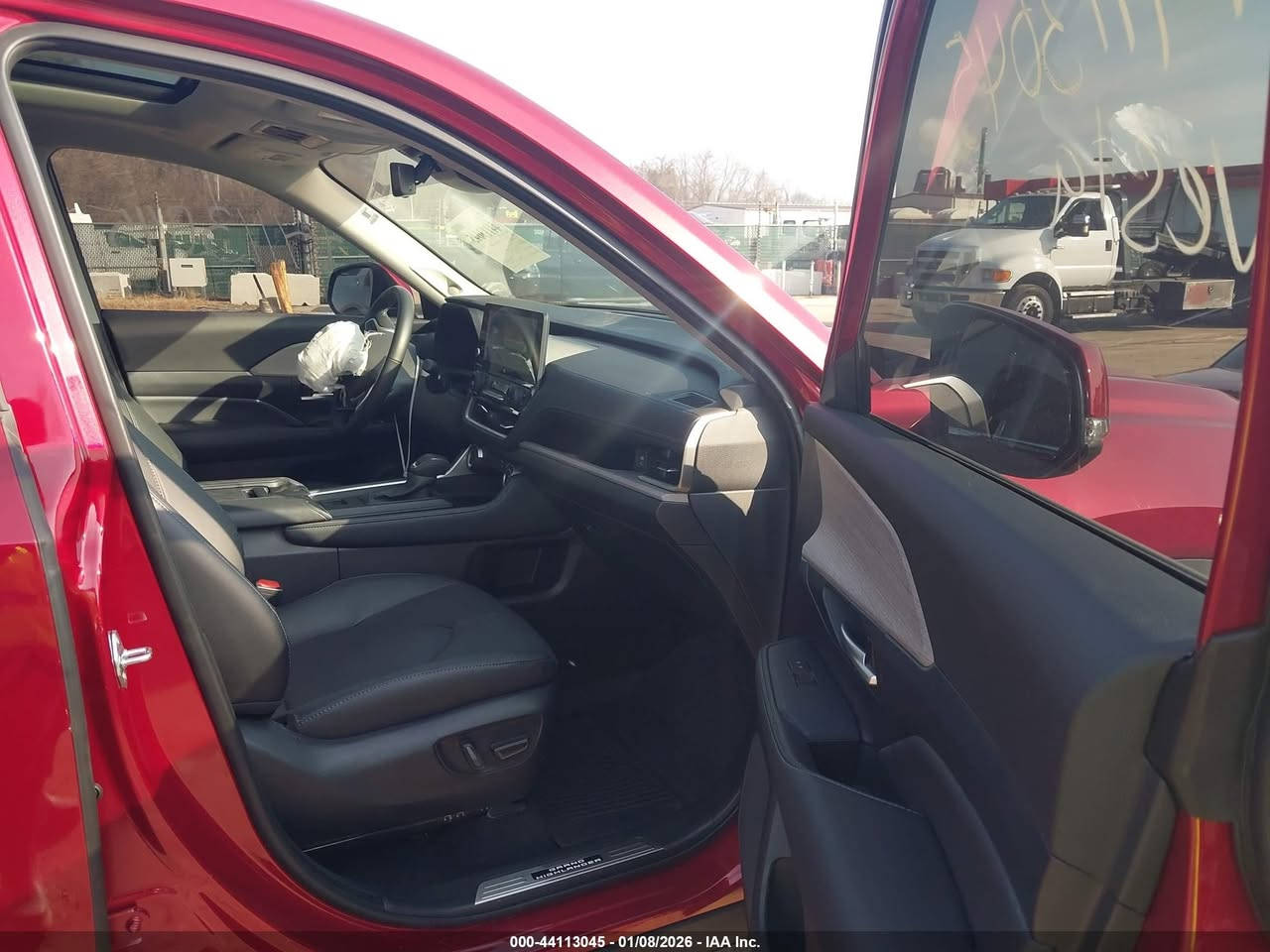 🚨 تنويه مهم
هذه السيارة معروضة في المزاد الأمريكي 🇺🇸
والمزايدة والشراء تتم عن طريق مكتب الباخرة للمزادات 🇮🇶

───────────────
🚗 (هايبرد) نوع السيارة:2025 TOYOTA GRAND HIGHLANDER HYBRID LIMITED
📅 تاريخ المزاد:الخميس 15-01-2026
💰 السعر: يتحدد داخل المزاد
📊 الممشى:9127 ميل فعلي
🛠️ المحرك: 4 سلندر / 2.5 لتر
───────────────

🔥 مجاناً مجاناً مجاناً
📄 تقرير كارفاكس مجاني بدون أي مقابل
───────────────

🚗 سحب السيارة خلال 24 ساعة من وقت التسديد
💸 حسابات مخفّضة وعمولات أقل من السوق
───────────────

🚢 الشحن متوفر من:
🇺🇸 🇨🇦 جميع الولايات الأمريكية والكندية
➡️ شحن مباشر إلى العراق
➡️ العقبة – جبل علي – ميرسين
───────────────

🛃 تخليص كمركي كامل من ميناء أم قصر
🏔️ تخليص كمركي إلى إقليم كردستان
🇯🇴 شحن مباشر إلى عمّان (العقبة)
🇹🇷 شحن إلى ميناء ميرسين – تركيا
───────────────

🏢 فروع الشركة:
📍 الفرع الأول: بغداد – السيدية – الإعلام
📍 الفرع الثاني: الإمارات العربية المتحدة – الشارقة – الصناعية 4
───────────────

👥 مجموعة البيع والشراء:
https://www.facebook.com/share/g/17pXXBgeeU/?mibextid=wwXIfr

───────────────

🎵 TikTok:
https://www.tiktok.com/@al_bakhera?t=8qGOLioZlVE&_r=1

───────────────

📞 للاستفسار والتواصل:
+9647739115599
