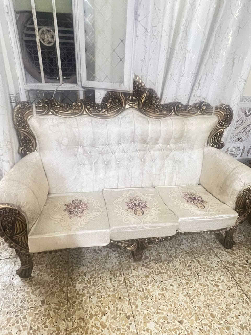 تخم ملكي مع طبلات سعر ٦٠٠ وبي مجال


**إذا كنت صاحب هذا الإعلان وتريد حذفه لأي سبب، رجاءا أرسل رسالة إلى الدعم الفني**