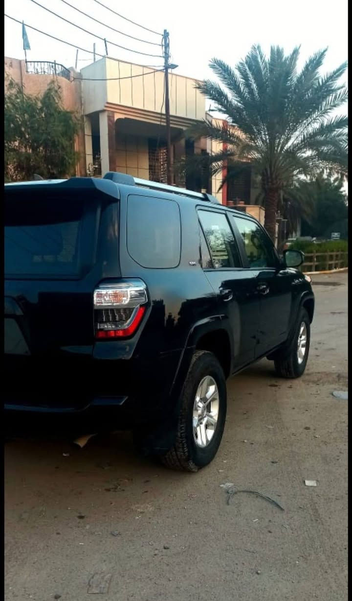 تويوتا فور رنر 2w موديل 2021 SR5 للبيع فقط ماشية ٢٤٠٠٠ الف ميل السيارة حادث امامي كما مبين بالصور السيارة مبدل بيها بدنة اماميه فقط ودعامية السيارة بدون صبغ بيهه تصليح في مقدمة الشاصي خلف البراكيت جهة اليسار نتيجة الحادث محرك 4000 شاشة وكاميرا خلفيه رقم بغداد باسمي السعر ٢٩٠٠٠ الف دولار ***********

