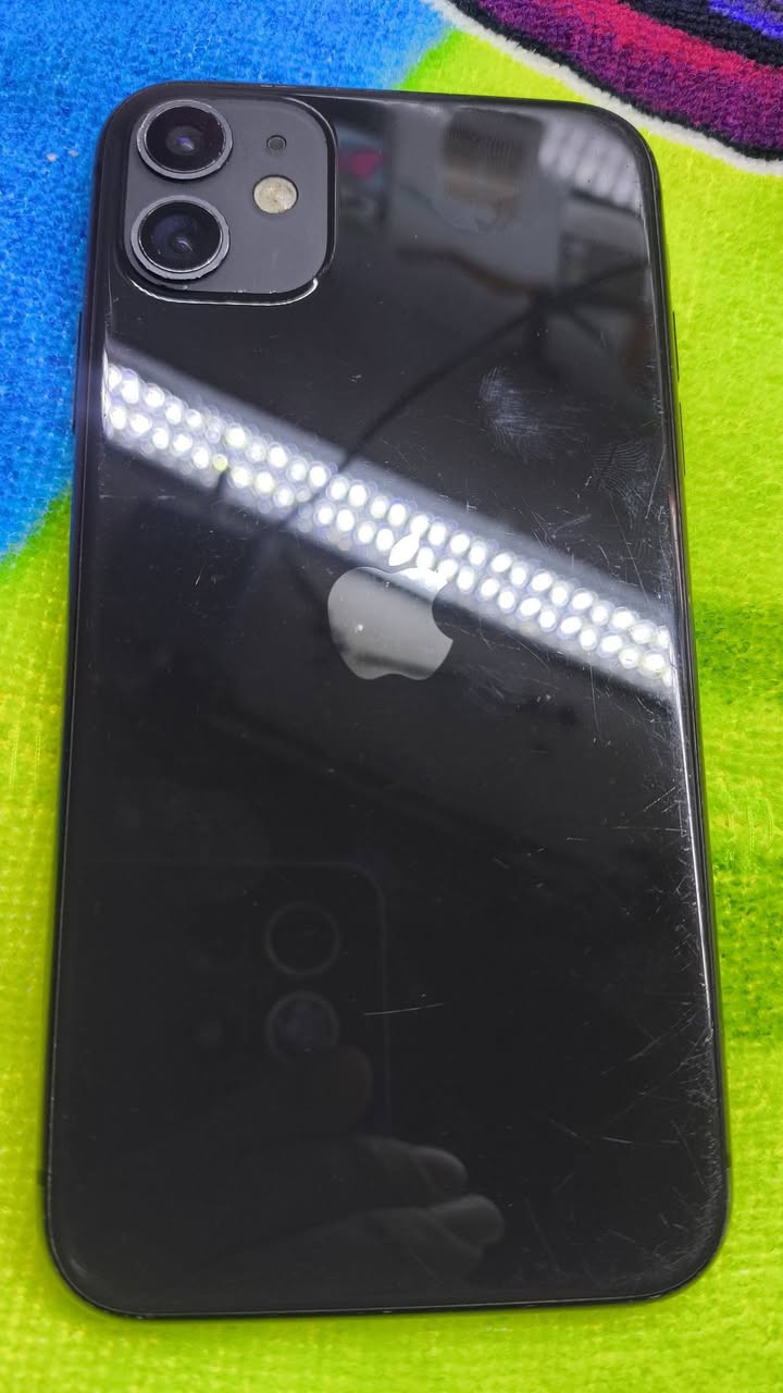 اخواني لي ما يعجبه محد مجبور
مكاني بغداد جسر بنوك 
***********
