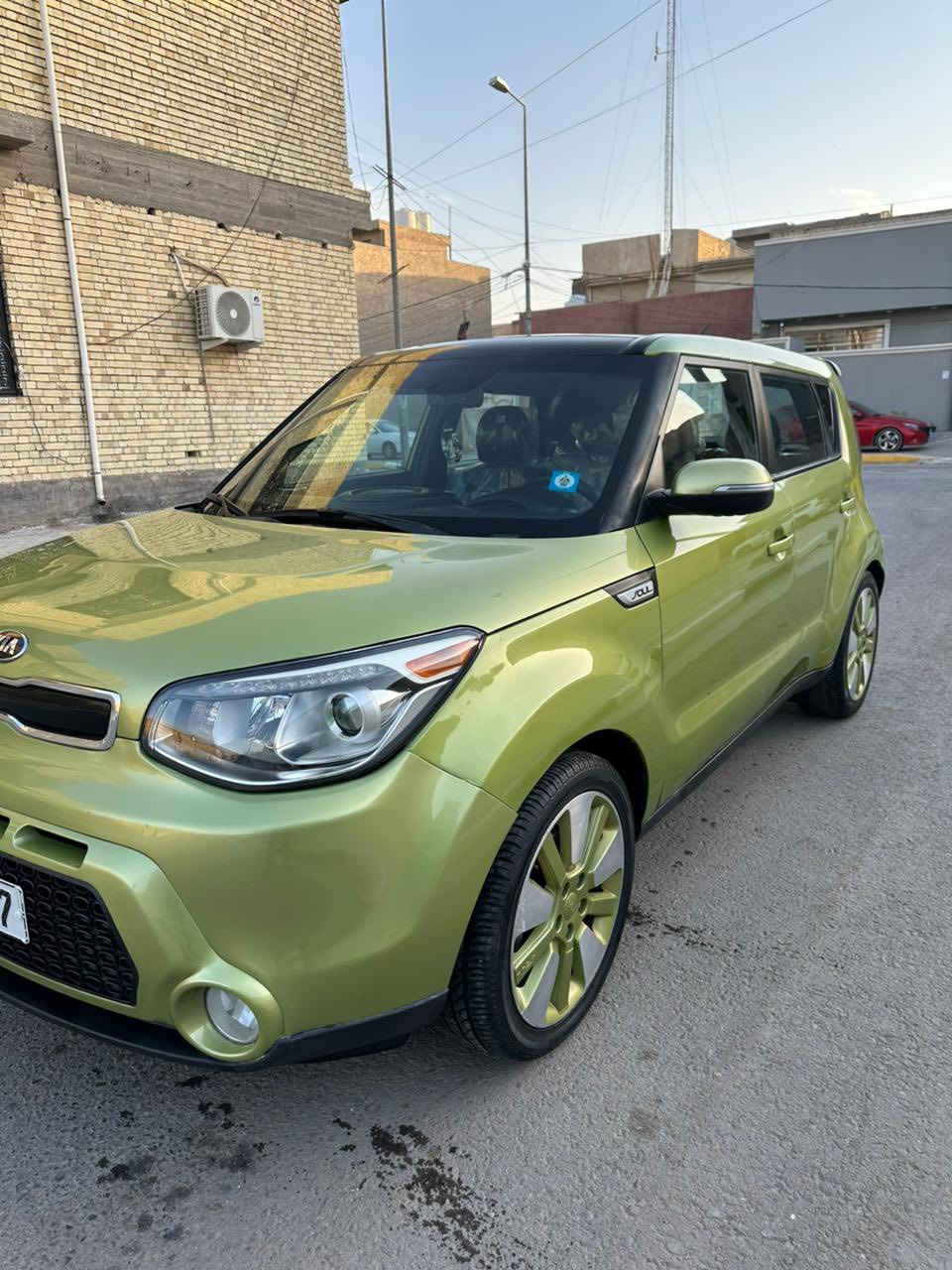 السلام عليكم كيا صول للبيع موديل 2016
فول مواصفات اعلى فئه 1/1 
رقم بغداد دولي باسمي
وارد امريكي حادثها جاملغ وباب خلفي بدون دواخل 
والبنيد جارد وصبغته السونار مرفق معه المنشور
كير ومحرك وحداديه وتبريد خير من الله تخم تاير جديد
المواصفات
حجم المحرك 2000
بانوراما
بصمة تشغيل + بصمة ابواب
شاشة اعطال
شاشة حجم كبير تدعم كار بلي
كامره
اناره اداخلي ( ليزري ثلجي ) 
تبريد بيانو
عداد الكيلو متر ( الكتروني )
فول تحكم ستيرن
كشنات جلد
كشنات كهرباء
تدفئه + تبريد بكشنات امامي + الخلفي
تدفئه ستيرن
مثبة سرعه
تحديد مسار
ترحيب عند القتراب
مري شفط + اشاره بالمري
سماعات انفنتي فول تجسيم صوت + 13 سماعه
مانع انزلاق ABS
بلوتوث + اوكس + USB
اوتو هولد
ثلاث وضعيات قياده سبورت + نورمان + ايكو
ويل كب كروم مميز
لد نهاري امامي + خلفي
لايت عدسه زنون بلادي
كروز سرعه
الجنطه ذكيه عنده القتراب تفتح
مكان السياره كربلاء
السعر 118 بيه مجال بصيط
للستفسار اكثر اتصل ***********
غير متواجد على الفيس
