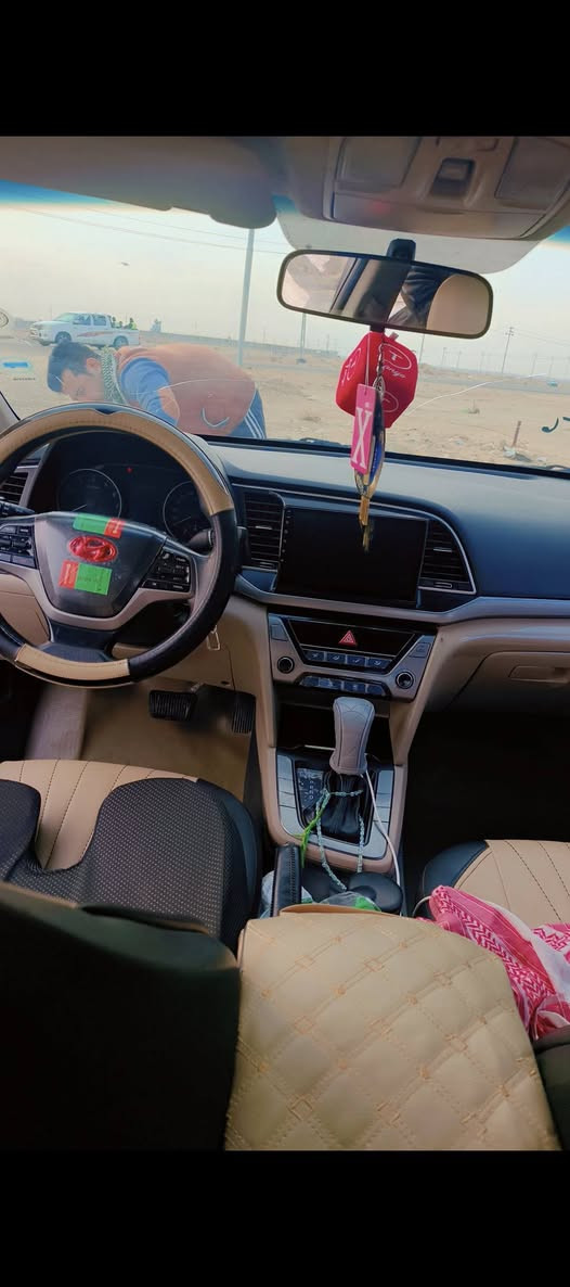 سلام عليكم لنتره للبيع موديل 2019سوبر سياره بيها جاملق وبنيد ولباقي كفاله كير محرك تبريد ثلج مكانه لانبار زويه ناحيت فرات ليريدهن ينتصل ويدلل ***********
