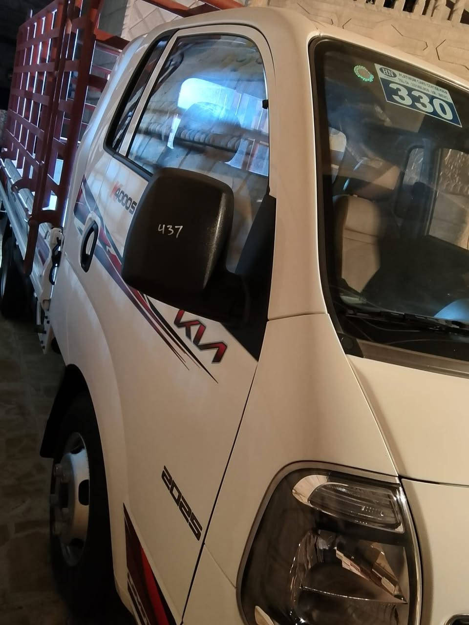 السلام عليكم كيا فحل للبيع موديل 25 ماشيه 800 سياره مكفوله كفاله عامه سياره بسمي تحويل مباشر رقم بغداد تاير خلفي محور 14 مكان بغداد رقم الهاتف *********** السعر 220 وبيه مجال
