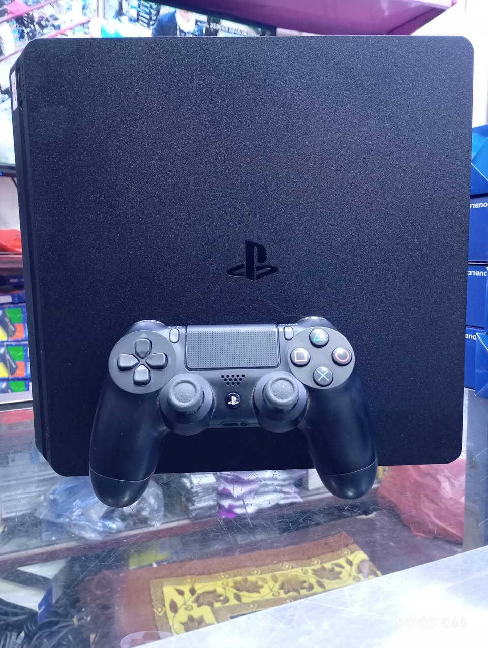 سلام عليكم
بلي فور اسلم للبيع 
نضام 9 
هارد 500 
هكر قرص خمس ثواني يفتح هكر
مع كامل ملحقاته يده ايجدي بور شاحن يده للعم ياتي معه يده واحدة العنوان الموصل دواسه عمارة القدس 
الاستفسار *********** واتساب او فايبر
