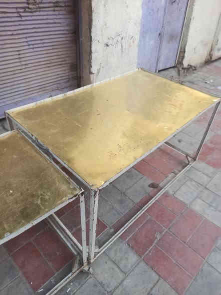 سلام عليكم
ميوزه للبيع نضاف 3ميز حديد واحد خشب وحديد قوي وكبار ويتحملن وزن كلهن شلع / السعر 150 قفل /طويريج ***********📞
