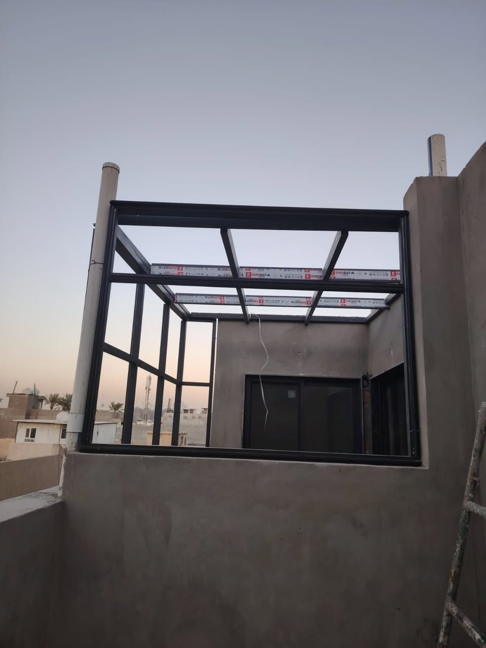 من أعمال شركة Moon للألمنيوم
نقدّم أعمال متكاملة بالأبواب والمفاصل الألمنيوم
شبابيك سلايد بجودة عالية
سكاي لايت (سقوف زجاجية) تصميم وتنفيذ
كيرتن وول (هيكل ألمنيوم + زجاج) لواجهات بنايات عصرية
واجهات محلات جام سنكل سماكة 10 ملم
أبواب سونك تفتح للداخل والخارج
كبائن كهربائية (أبجورات) شغل دقيق وتحمل عالي
خبرة لا تقل عن 8 سنوات في مجال الألمنيوم والزجاج
خامات مضمونة
تشطيب نظيف ودقة بالتنفيذ
التزام بالمقاييس والوقت
واجهات متكاملة تليق بالمشروع
للاستفسار والمعاينة راسلنا 📩


**إذا كنت صاحب هذا الإعلان وتريد حذفه لأي سبب، رجاءا أرسل رسالة إلى الدعم الفني**