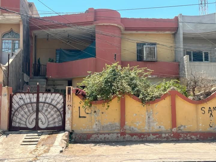 دار للبيع  الموقع حي سومر مقابل جامع الصالحين قرب تقاطع سومر ومطعم سومر الركن
المساحة (٢٠٠) متر     واجهة ١٠    نزال    ٢٠     

لمعرفه السعر والتفاصيل  الاتصال على الرقم 
*********** 
او ارسال رسالة على الواتسب نفس الرقم
