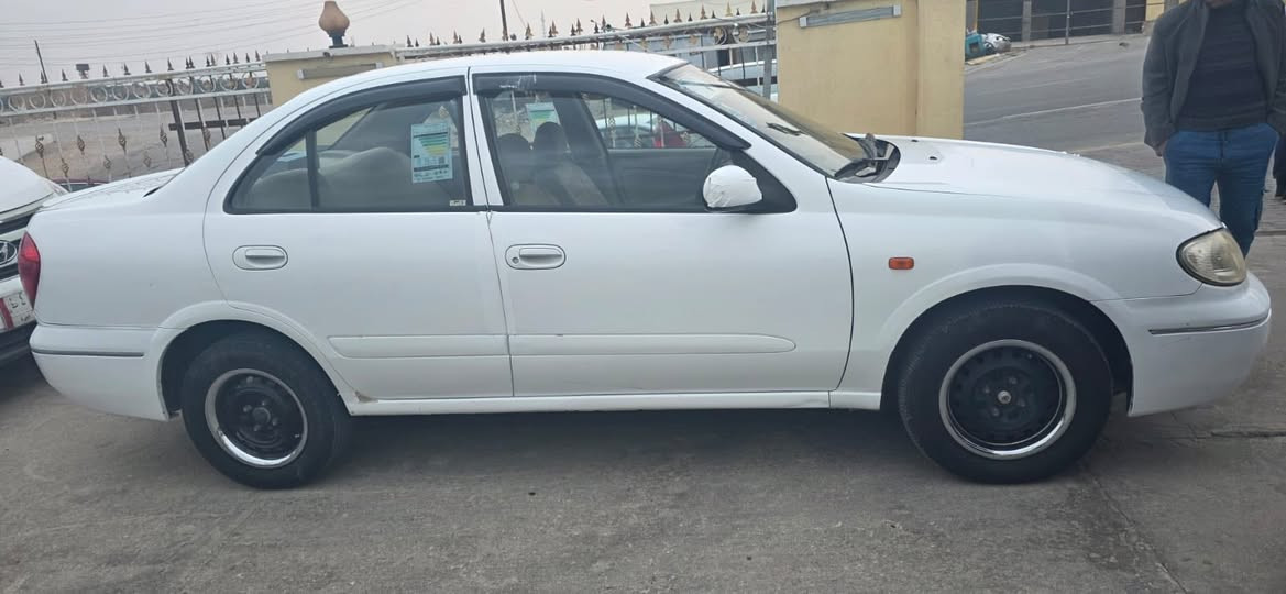 نيسان سني ياباني 2009 كير اوتوماتيك مكفولة عدا الدعاميات محرك 1600 ابيض كفالة كير ومحرك صور سونارها بالمنشور رقم انكليزي السنوية لل2030
السعر ١٠٠ 
***********
