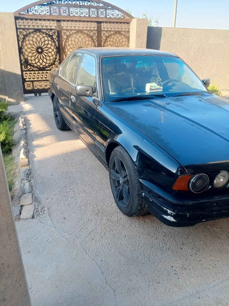 .للبيع فقط
بي ام دبليو 535.محرك مفتوح 30رقم بغدادموديل92 سنويه منتهيه ب24.محرك مكفول كير بك مرات بيه تأخير بس مو دائما .مكفوله من ظربه وصبغ وخياس وبارد
كهربائيات كله شغاله .لايت زنون.
غرفه حلوه عوزه بس 2بطاين 
حدادديه 80/.
تخم تاير .ويل رياضي 
التبريد منظومه كاملة بس تخلي القياش انكطع.
محرك 30 مفتوح.اميل كهرباء 
ملاحظه راعيه شايل من مكانه أهله بغداد حي الجامعه.
عندي مستمسكاته كاملة..اكفل سرقه وعشائر وطلب 
عليه غرامه 60.
والسعر النهائي 15قفل.مكاني بالحله للتواصل 
***********..
