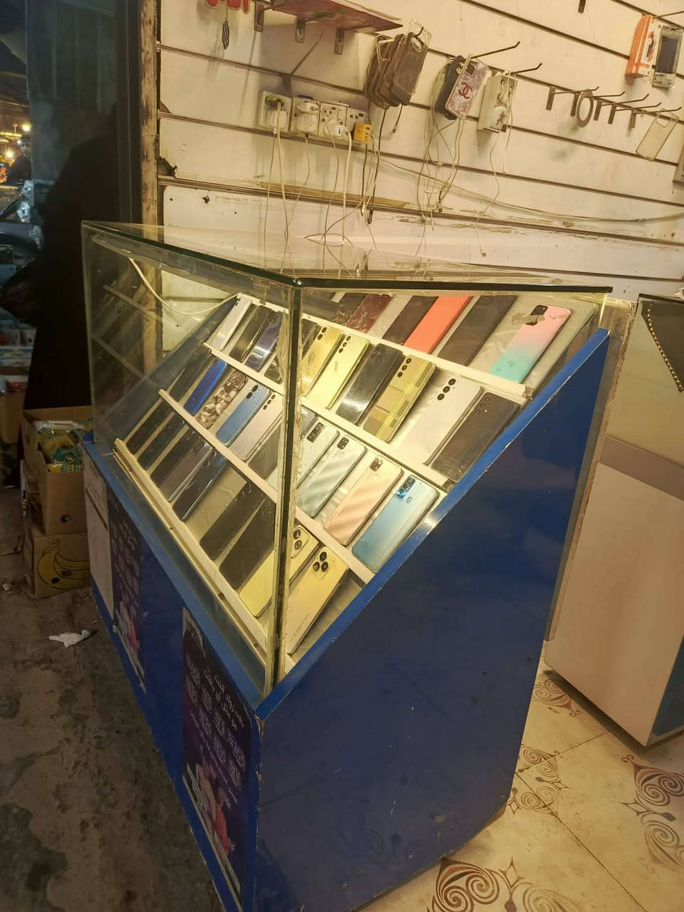 سلام عليكم عندي هاي جمخانه لبيع
مكاني بغداد شعب 
***********
