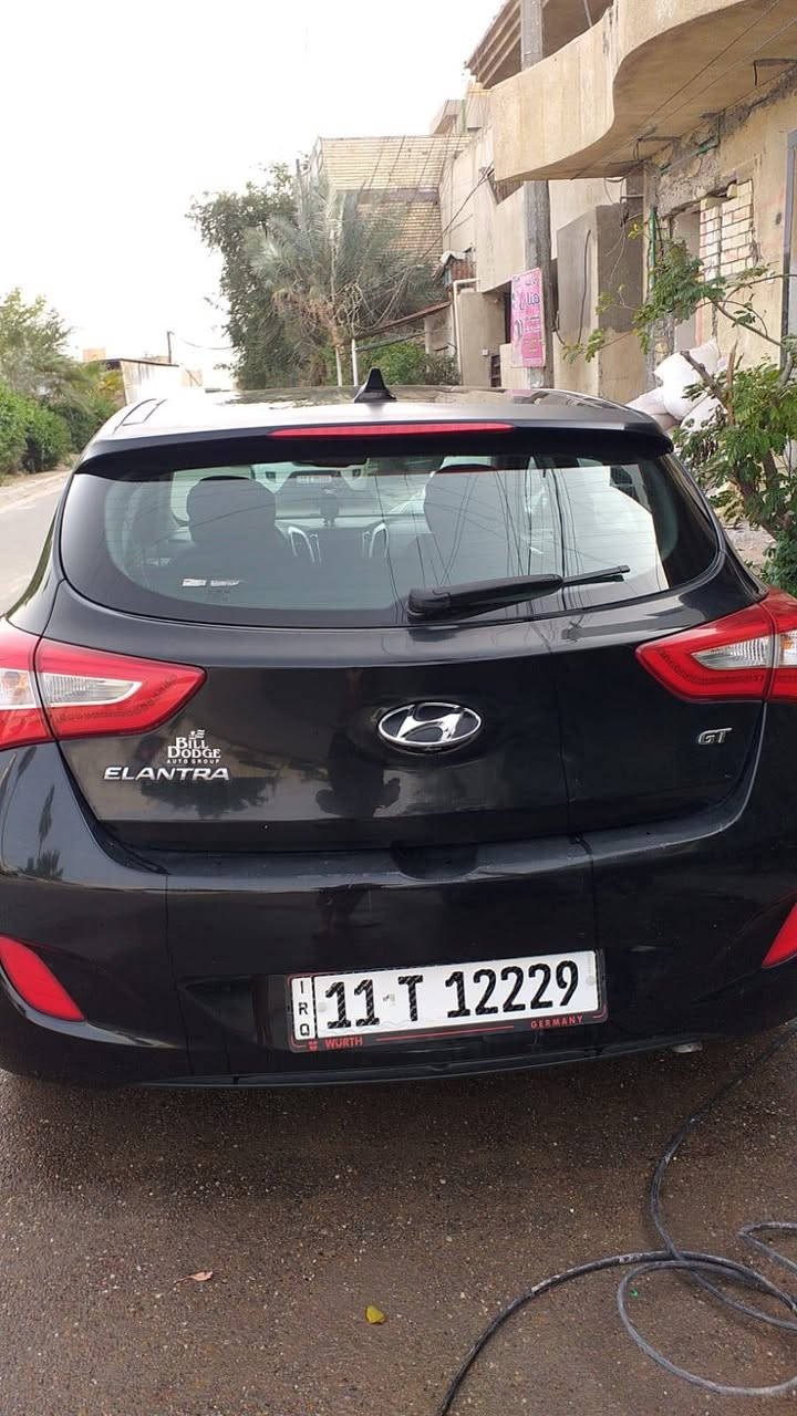 سيارة النترا جلاق 
موديل 2015 ماشية 75 الف كيلو حقيقي
نظيفة كلش محرك وگير خير من الله 
تعال افحص وبالعافية
محرك 2000 GDI
هزة وسنوية جديدة شهر الواحد
السعر 90 ورقة وبيها مجال للطيبين
العنوان الحرية للتواصل ***********
