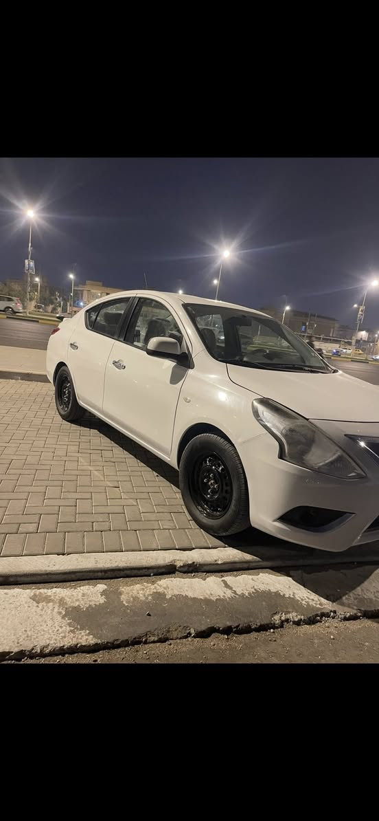 السلام عليكم نيسان صني 21 مبدل قبق جنطة اثر ضربة خفيفة السنوية تنتهي بشهر ال 8 السيارة ماشية 150 الف ما بيها اي نقص تخم تاير جديد حدادة 90 بالمية كير مكينة مكفولة تبريد ثلج سيارة جاهزة شغل واطلع وين ما اريد 
مكاني بصرة عشار 
***********
