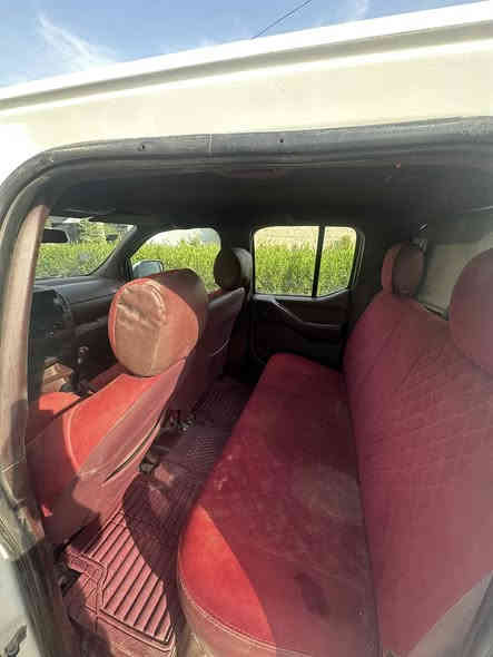 السلام عليكم  نيفارا موديل 2009 رقم بغداد الانكليزي الجديد كير عادي سيارةمستحقة تجفيت بلا تنقيص لا تبخير مجرد صوت بداخل المكينة السياره نظيفة من دواخل من شاصي خير من الله السعر 75وبيها مجال  مكان السيارة بغداد 
 رقم ***********
