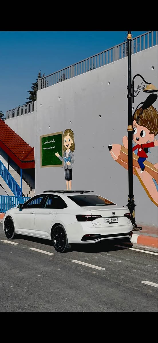 jetta 2024 Se plus 
جیتا ٢٠٢٤ بۆ فرۆشتن سیارەکە بەس بۆنیتی بۆیاغە  سپی سەدەفی مواسەفاتە ئاوینە رادار - بریک بەسمە - راداری خەتی جادە -راداری پشت و پیش سیارەکە هەموو شتیکی مەزبوتە گیر و مەکینە و کامل کارەبایت و رادار مەزبوتە سەنەوی هەتا ٢٠٣١ نوییە 
سحری. ١٦٦ وەرەقە و مجال
رەقەم تەلفۆن.*********** وەتئەپ و ڤایبەری لەسەرە 
تیبینی.سیارەک هیچ سارد و قەپو قۆپی نییە هەموو گیانی وەک شوشەی ماشەڵڵا شومان, أربيل
