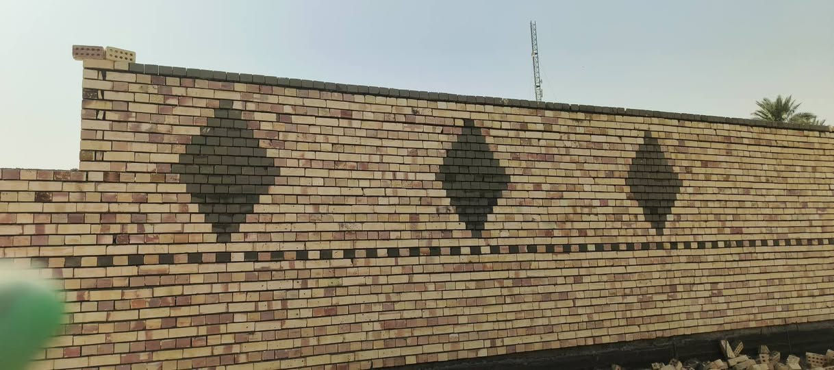 متوفر حاليا خفت بناء للشق والعمار شغل درجه اولى شغل باي مكان رقم الهاتف ***********/***********
