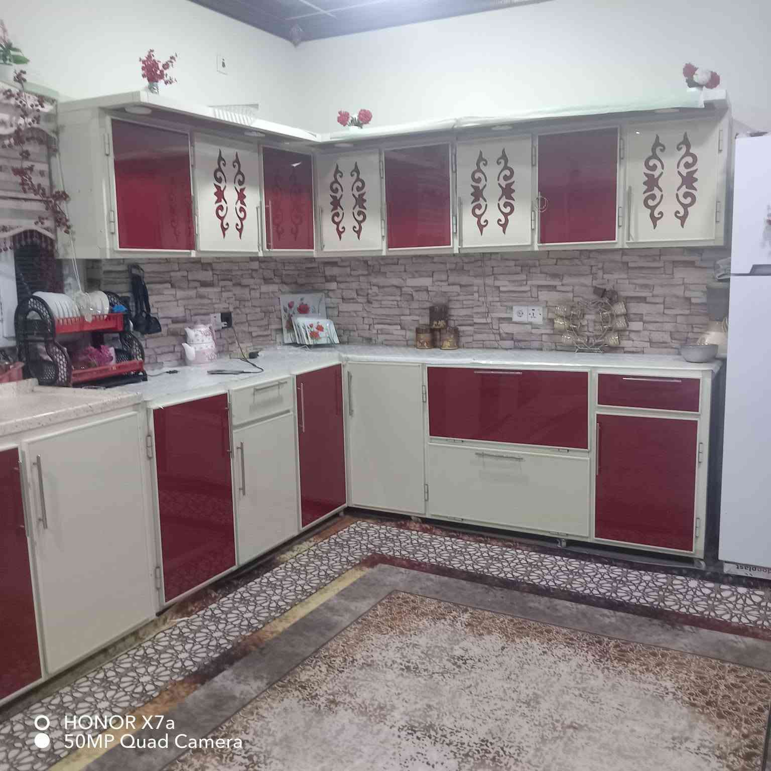 للبيع كاونتر المنيوم شرط نضيف مابي اي عيب سعر 600 وبي مجال رقم صاحب ***********

