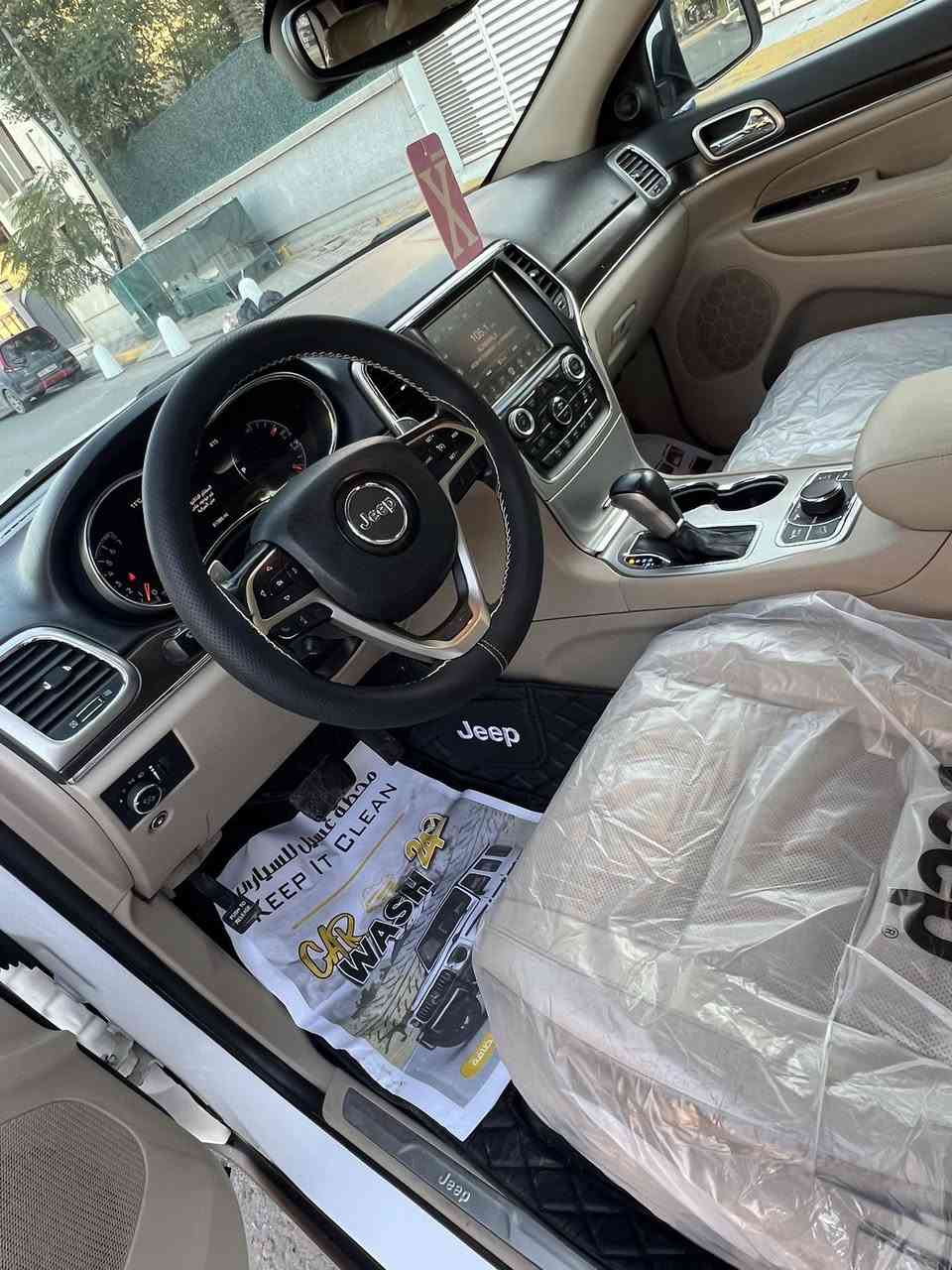 السلام عليكم للبيع او مراوس بلاندكروز فقط 12 او 13
2017 خليجي مكفول فقط بارد اصبعين 
فول 1/1 لمتدد
ماشيه 61  حقيقي
اسبير منازل 
غير متواجد عل فيس 
العنوان الكراده ***********
