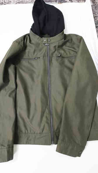 متوفر قمصلة اوتلت اوربي 
الماركة : BLACK RIVET جلاتين 
........................... 
القياس : XL 
....................... 
السعر : 25 ألف
التواصل واتساب ***********
