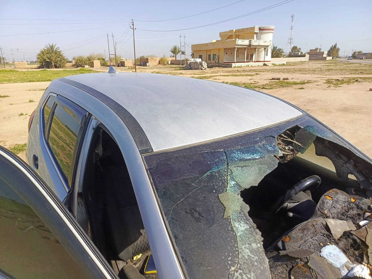 نيسان روج لون سلفر بيها حرق
موديل 18 رقم بغداد مشروع وطني 
مكان السياره صلاح الدين 
قضاء العلم 
للأستفسار الاتصال بالارقام التاليه 
***********
***********
