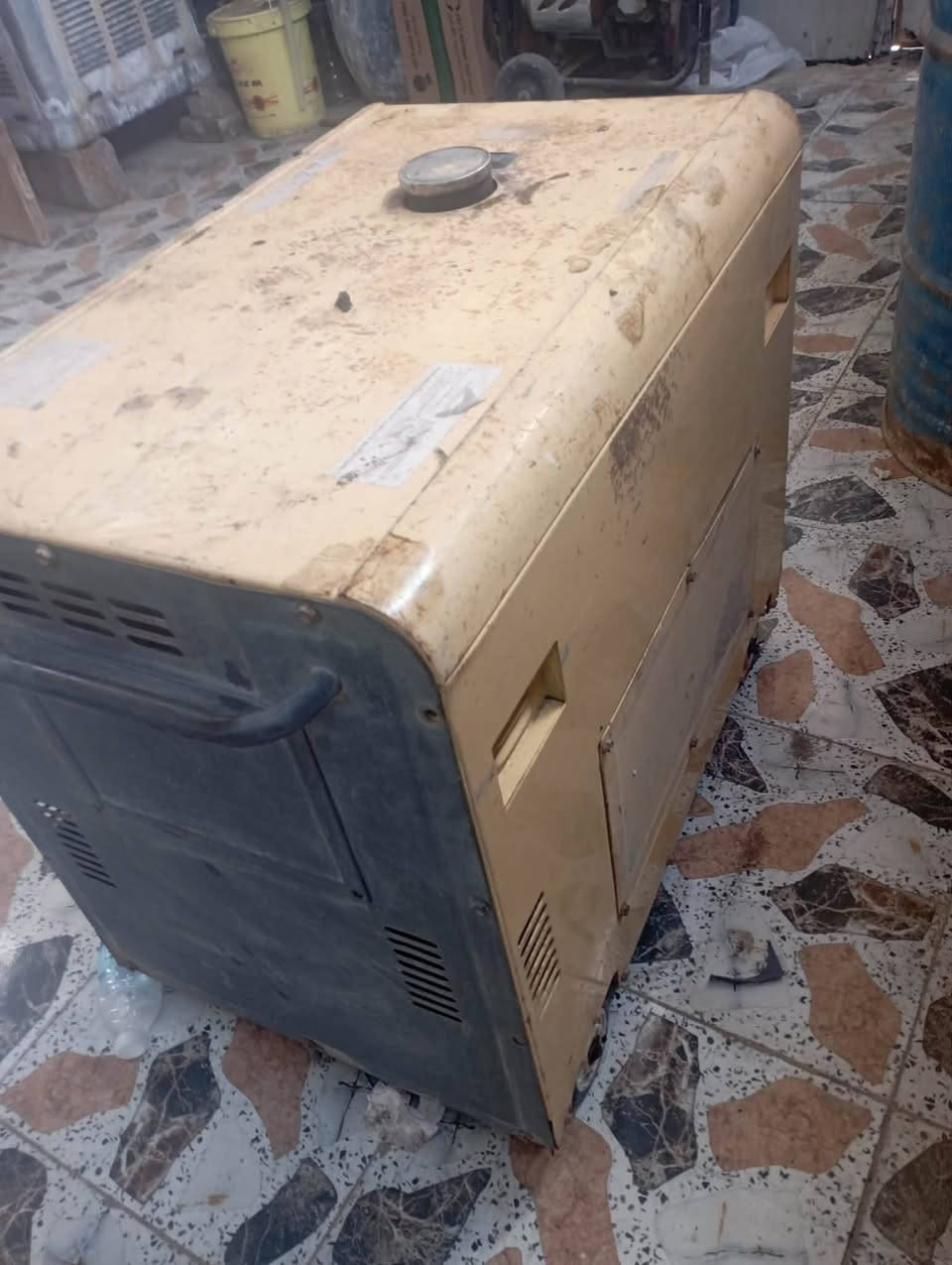 250 وبيه مجال شغاله وعلى الفحص
*********** حله ورديه خارج شارع مستشفى الكفيل
