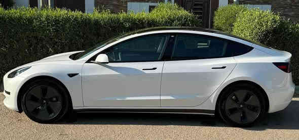 السلام عليكم 
شموسه للبيع 🤣
تيسلا 3 سنكل ماطور
مودبل2023
ماشيه
37000 كم
صبغ قطعه وحده فقط قبق جنطه مواصفات معروفه 
لون ابيض صدفي
داخل اسود 
رقم بغداد 
تخم تاير جديد
صدر جديد 
فلاتر جدد 
سياره وياها بردات و ارضيات حوضيه برغي ما تحتاج الشحنه الوحده 100% تمشيك حقيقي 420 كيلو 

السياره ايضا اون لاين و بدون ايرباك 
موقع السياره بالنجف 
***********

بيه مجال بسيط 
تحويل ثاني يوم النجف
