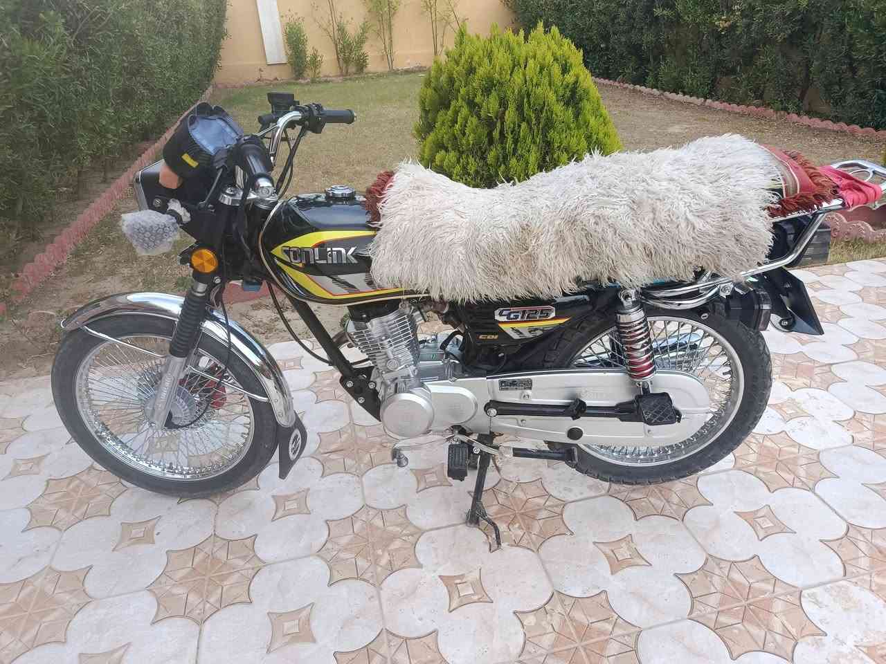للبيع موطور اربعه گير الموديل 25 وصل 700. ***********
