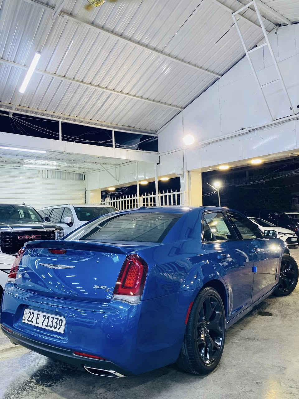 🚗 للبيع – كرايسلر 300 S موديل 2022 (خليجي وكالة هارلم) 🚗
📄 الملكية: رقم أربيل باسمي+ فحص جديد وهزه جديده .

✨ تفاصيل السيارة:

* موديل: 2022

* ماشي فقط: 47 ميل

* وكالة هارلم – خليجي

* بحالة ممتازة جداً

* بارد بسيط بالجاملغ الخلفي

🌟 المواصفات (Full Option):

* بصمة تشغيل

* بانوراما سقف

* رادار أمامي + جانبي + نقطة عمياء

* نظام بريك أوتو + سكليتر تحكم

*  عدسات متحركة

* مقاعد جلد فخمة (تدفئة ❄️ / تبريد ❄️ / كهرباء)

* مقاعد خلفية تدفئة

* ذاكرة للمقاعد (Memory)

* تدفئة ستيرن + شفتات تغيير

* تشغيل عن بعد

* حساسات أمامي وخلفي

* إضاءة LED نهارية

* شاشة + كاميرا خلفية

* نظام صوت خلفي (دمام)

* وباقي مواصفات الفل الكامل

💰 السعر المطلوب: 335 (قابل للمناقشة للجادين بعد المعاينة فقط )

📍 بغداد – الكريعات معرض الريان ***********
