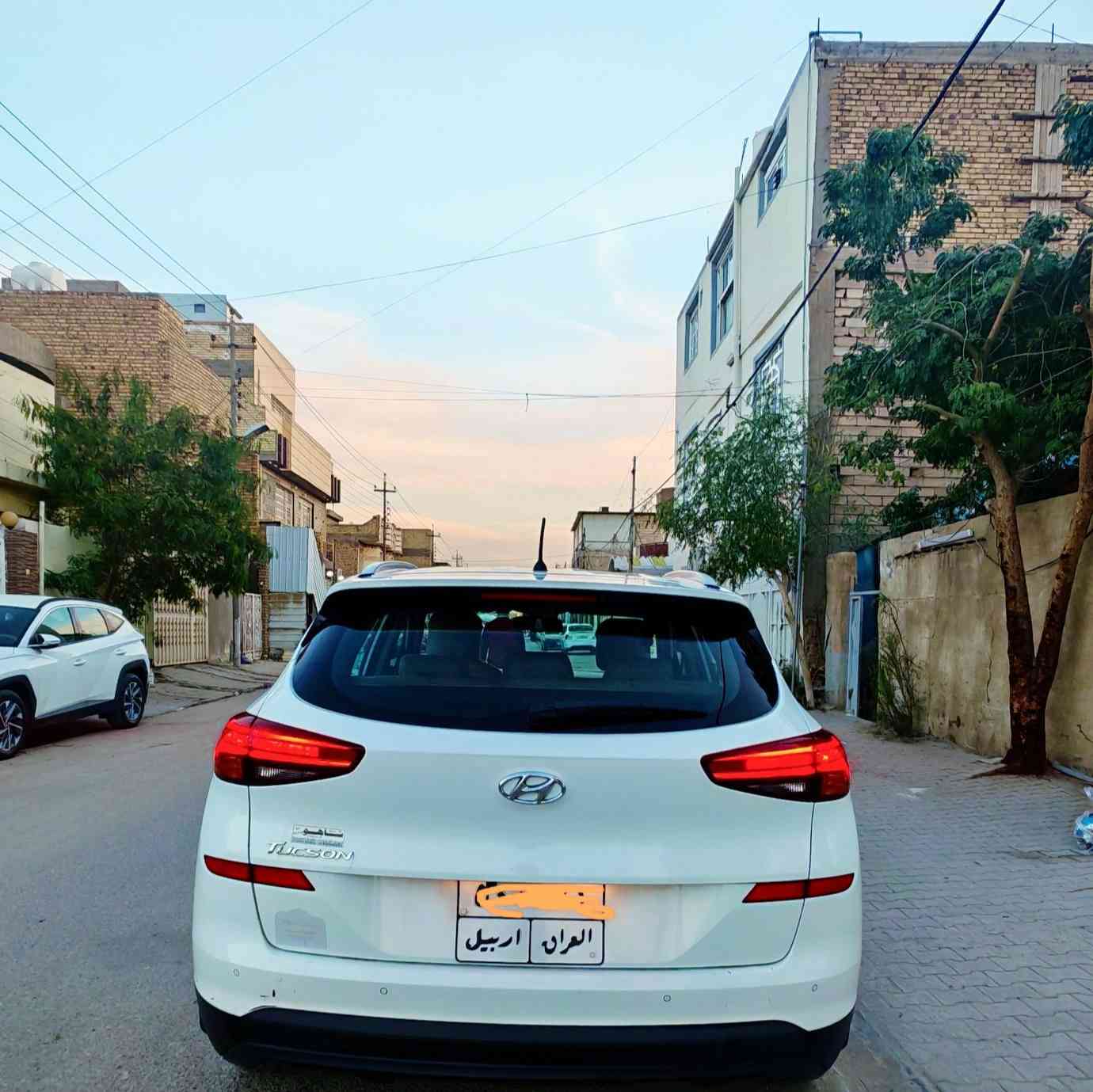 السلام عليكم 
توكسان خليجي موديل 2019  للبيع بسعر 198 قفل مواصفاتها فول عدا الفتحة 
مكفول ماعدا بارد اقل الشبر
المواصفات .....
بصمة تشغيل 
بصمة ابواب 
دخول ذكي + اشارة ترحيب
شاحن موبايل وايرلس
منفذ  usb , aux  
بلوتوث بلادي
مود درايف 3 وضعيات (Sport, Eco, Normal)
تحكم ستيرن فول
كروس مثبت سرعة
حساس امامي خلفي بلادي
كاميرا خلفية دوارة
كاميرا امامية تسجيل تعرض على الشاشة اني شادلها
لايت امامي عدسة + ماطور تحكم
بلاجكتور امامي
ليد نهاري
البك لايت ليد 
تبريد خلفي
ثلاجة بالجكمجة
كشن السايق كهرباء
المكان نجف
للاستفسار الاتصال 
***********
