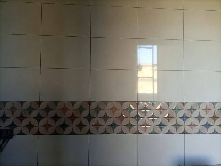 خلفة سيراميك ارضي جداري عمل درجه اولى متفرغ حالياً 
موبايل *********** مكاني بغداد المدينه
