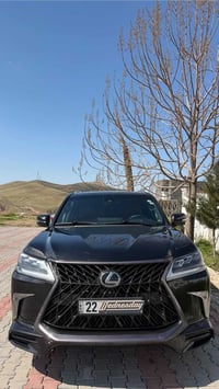 لكزس ٢٠١٩ بريمي اصلي نص قطعه صبغ  سعر ٧١٥$ بيها مجال 0787 503 68 62 وا...