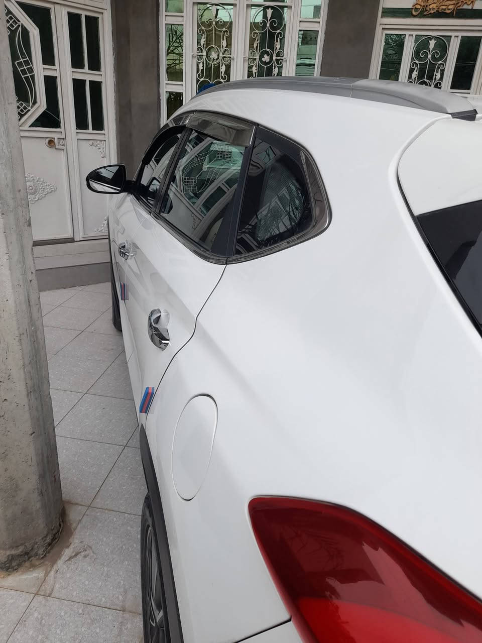 سيارة توسان ابيض مكفولة بأسمي رقم بغداد دولي موديل 2018 للبيع الاتصال ع  الرقم ***********
