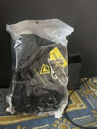 واقيات دراجة • غير مستخدم • مع توصيل