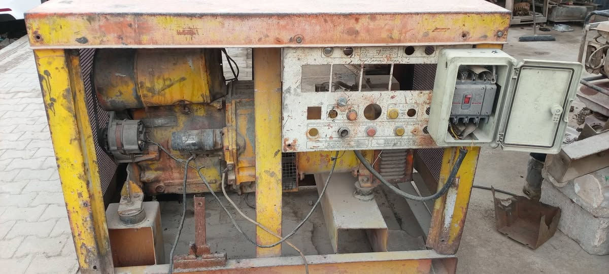 السلام عليكم مولد دويز ٢بستم ٩١٢ اطرنبه طبك بلادي شفال وجاهز السعر ١٦ ورقه مكان الانبار  اكو توصيل ع الحساب الي يشتري استفسار ***********/***********
