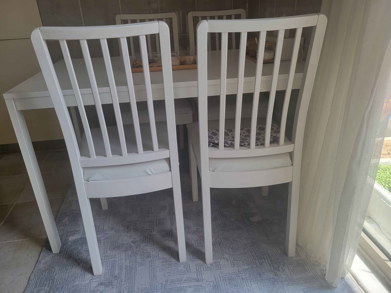 کورسی و مێزی ئیکیا. مێزەکە قاچی ئاسنە و گەورە ئەکرێت بۆ ٨ نەفەر. ٤ کورسی لەگەڵە. تازە و بێ شوخت. السليمانية, العراق


**إذا كنت صاحب هذا الإعلان وتريد حذفه لأي سبب، رجاءا أرسل رسالة إلى الدعم الفني**