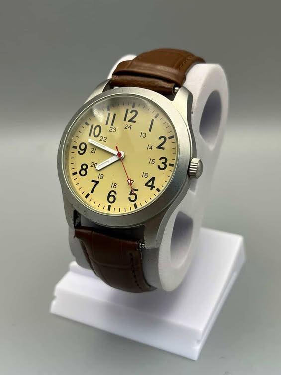 السلام عليكم  ساعات بالة قطع شغالة ونضيفة وماركات عالمية
للتواصل خاص او واتساب ***********
