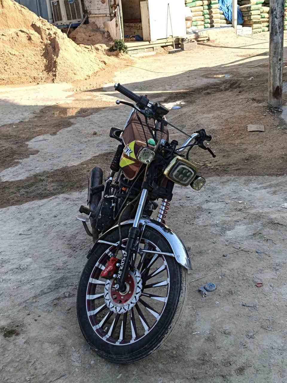 دراجه كفاله محركها بلادي برغير ما مفتوح عنواني بغداد حي ور
السعر 600
***********
