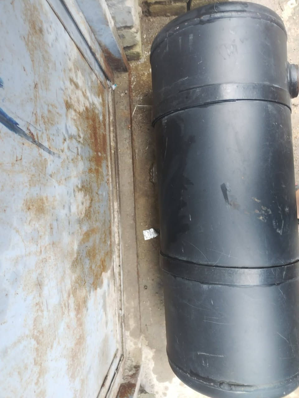 مرحبا شباب عدي بطل غاز جديد مستعمل شهر واحد مكان بغداد الشعله سعر ٦٠ ياخذ ٦٠لتر ***********
