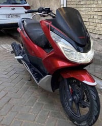 دراجه Pcx  للبيع مكينه 125 مكينه برغي مامفتوح بيها بعدها جديده  وكفاله...