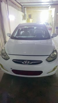 اكسنت موديل 2012 سياره جديده  كفاله بيها بس بارد دائره طرف الجاملغ لأم...