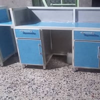 للبيع نضيف جدا الطول ٢٩٠سم يصلح لمحل موبايلات أو صيدليه ٠٧٧٠٤٥٣٦٥٩٩  ا...