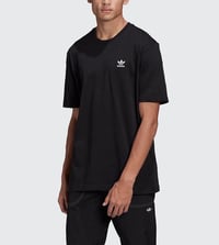 تيشيرت أديداس • أصلي • مقاس M/L