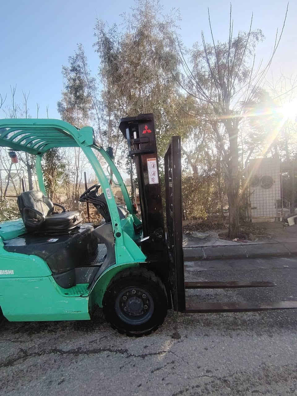 مستربوشي ٢٠١٢ حجم 2.5 طن جب ناصي 2 قطع ارتفاع الجب 3 مترات
3 حركات محرك ديزل s 4 s آوراق منفيس مؤقت مكفول كفاله عامه العنوان سليماني حي صناعي للاستفسار عن السعر اتصل على الأرقام *********** 
او مراسله واتساب يوجد توصيل 🚚 الى جميع المحافظات
