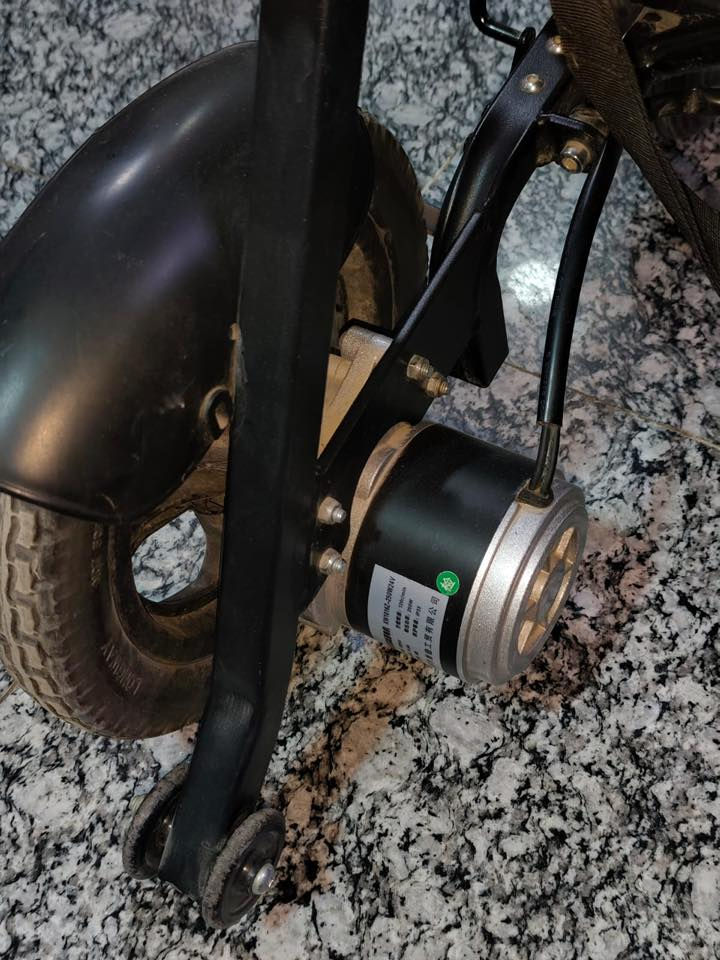 كرسي للبيع بسعر 200الف
الرقم ***********
