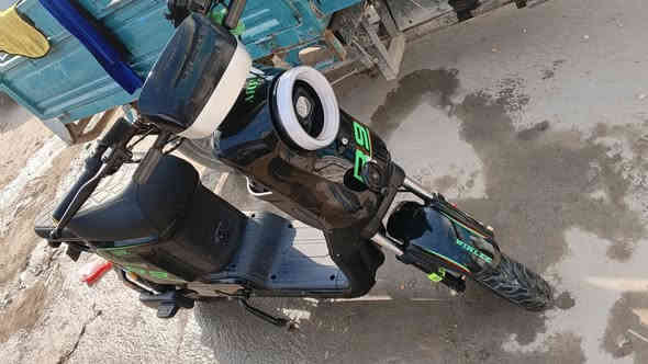 السلام عليكم دراجه شحن للبيع مواصفات حلوه الملف 1200 بطاريات كبار 22 امبير تمشي 109 الحقيقه 70 تحكم بالشاشه بلوتوث مكاني نجف مكتب رشيد السعر 550 وبيها مجال (***********) هذا رقم الواتساب
